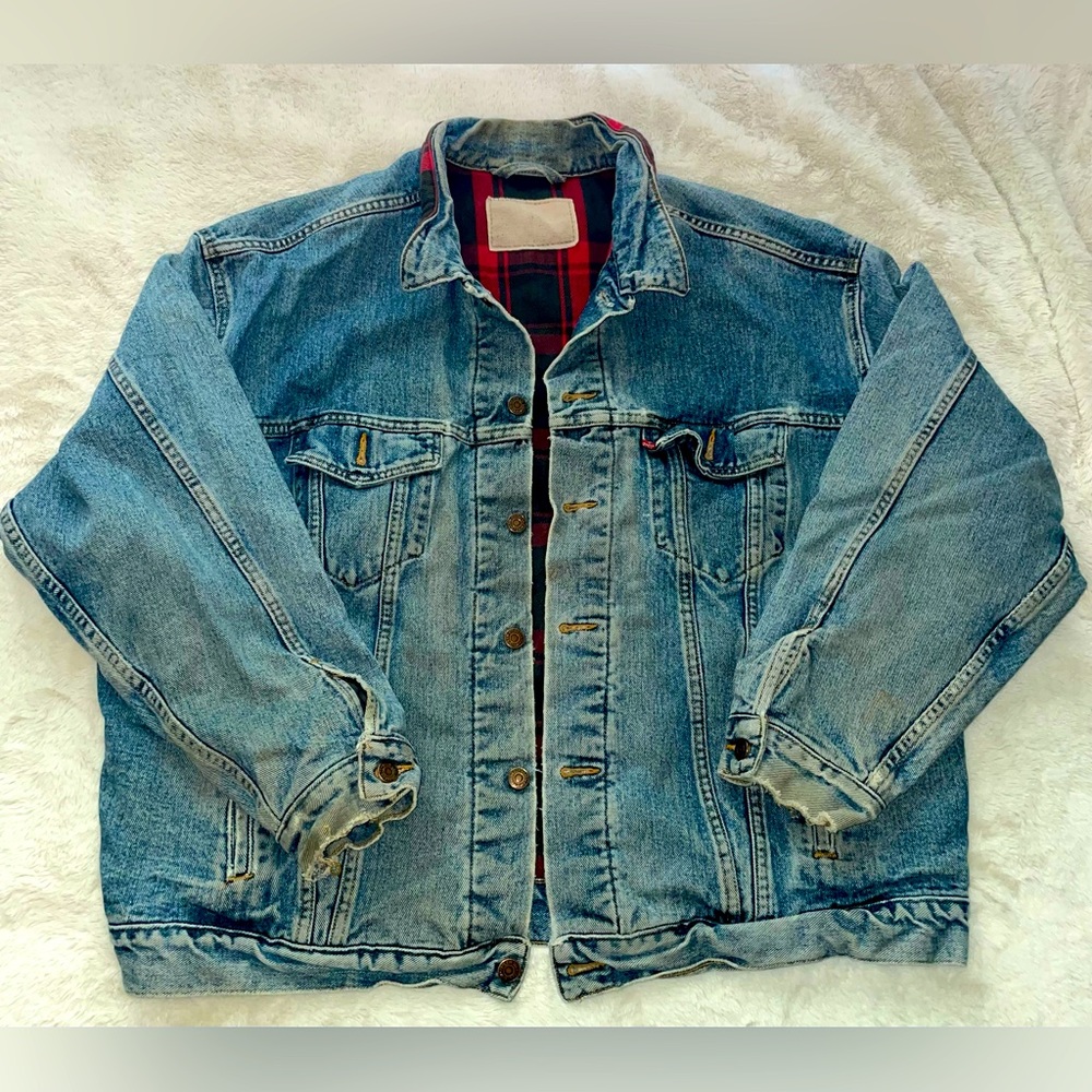 Vintage 90’s Levi’s Plaid lined jacket
